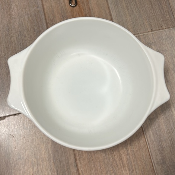 Vintage Pyrex Casserole Dish, Blue Iris Pattern with Pyrex Lid - Picture 3 of 11